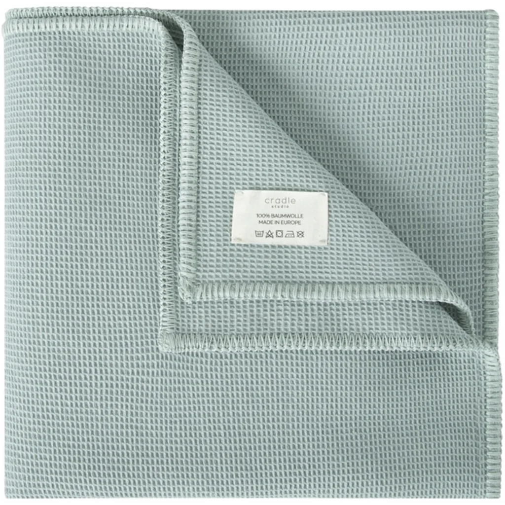 Waffelpiqué Decke in Mint Grün von Cradle Studio Größe 150x210 cm