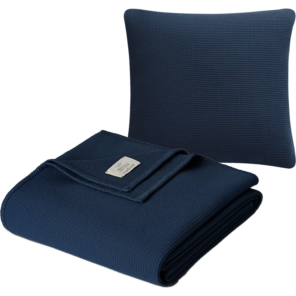 Waffelpiqué Geschenkset 2-teilig in Marine Blau von Cradle Studio Größe 150x210 + 50x50 cm