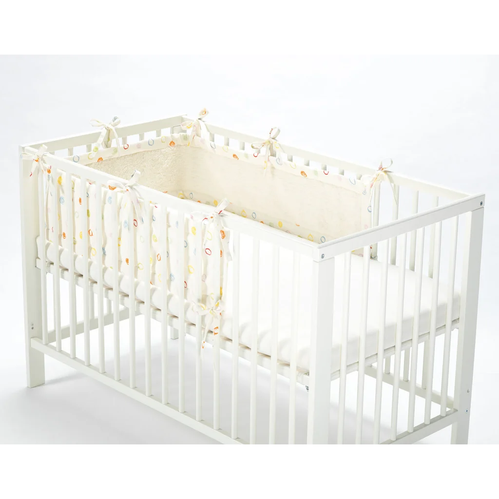 Bio Satin Baby-Nestchen Kritzelkreise in Muster Kritzelkreise von Cotonea Größe 230x25 cm
