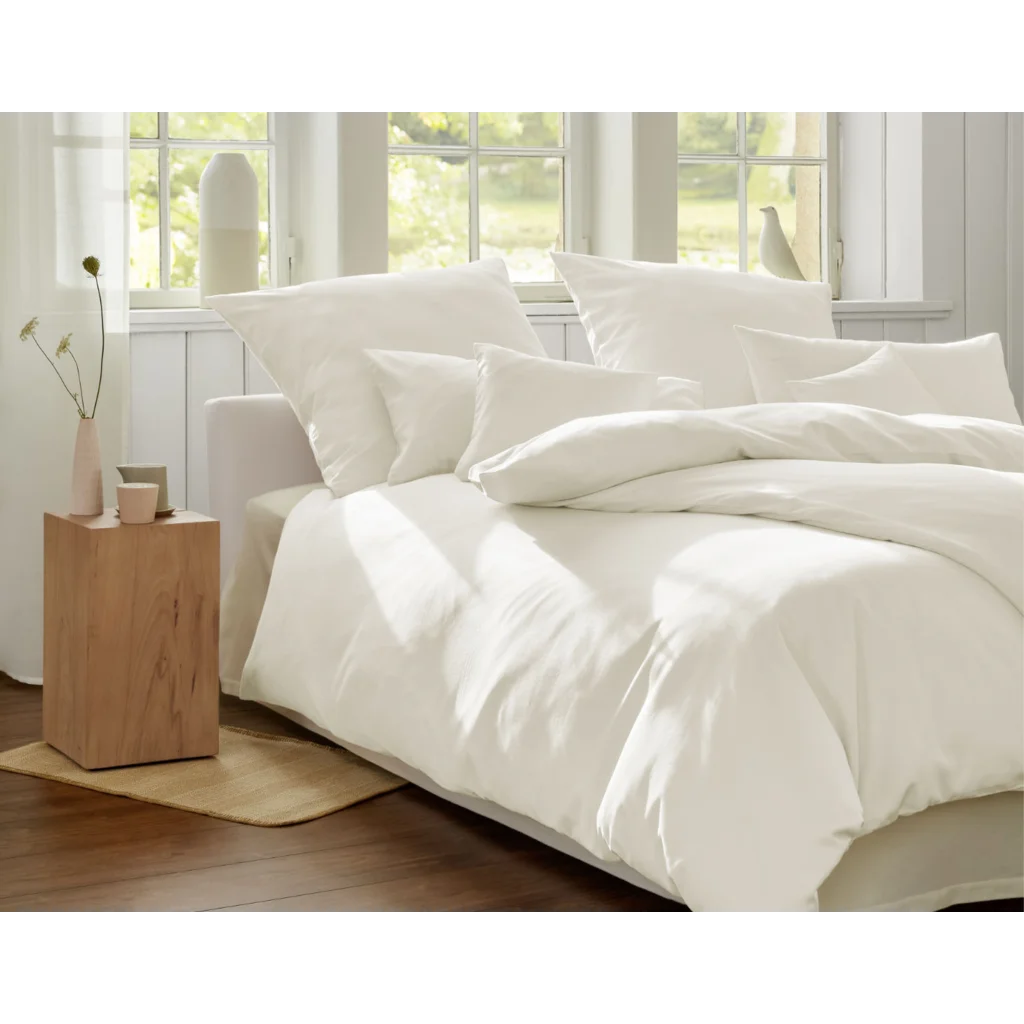 Bio Satin Bettwäsche Classic Garnitur in Creme von Cotonea Größe 135x200 + 80x80 cm