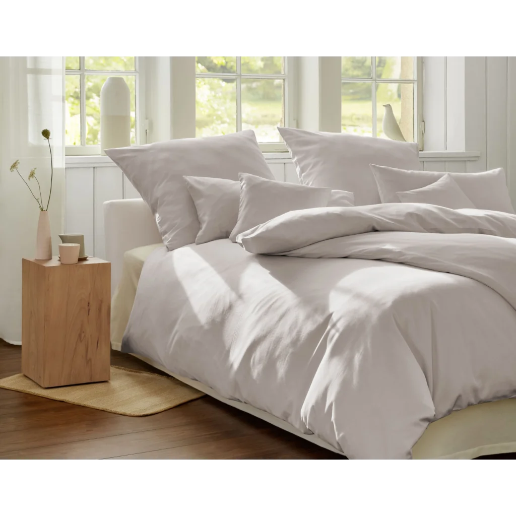 Bio Satin Bettwäsche Classic Garnitur in Kaschmir Beige von Cotonea Größe 135x200 + 80x80 cm