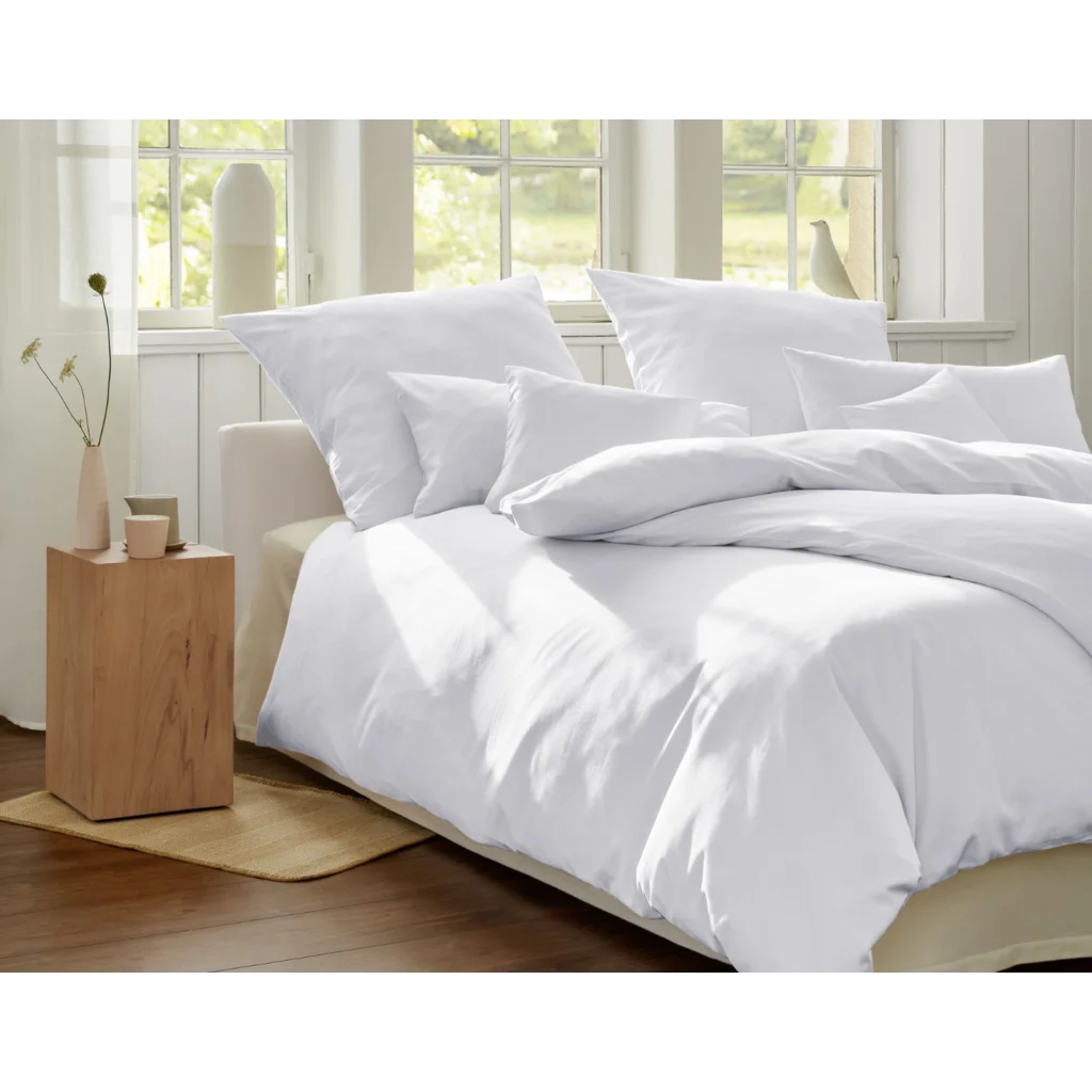 Bio Satin Bettwäsche Classic Garnitur in Weiß von Cotonea Größe 135x200 + 80x80 cm