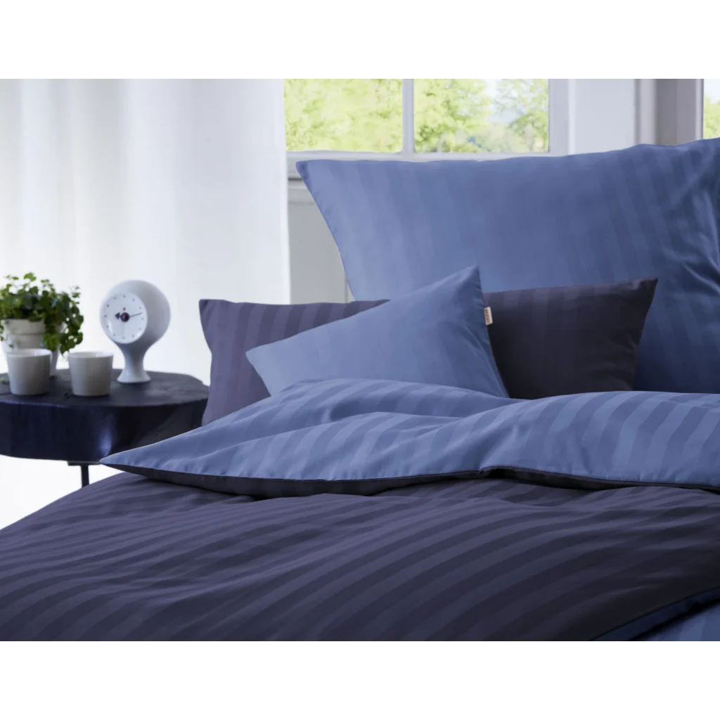 Bio Satin Wendebettwäsche Linea Garnitur in Dunkelblau+Lapis Blau von Cotonea Größe 135x200 + 80x80 cm