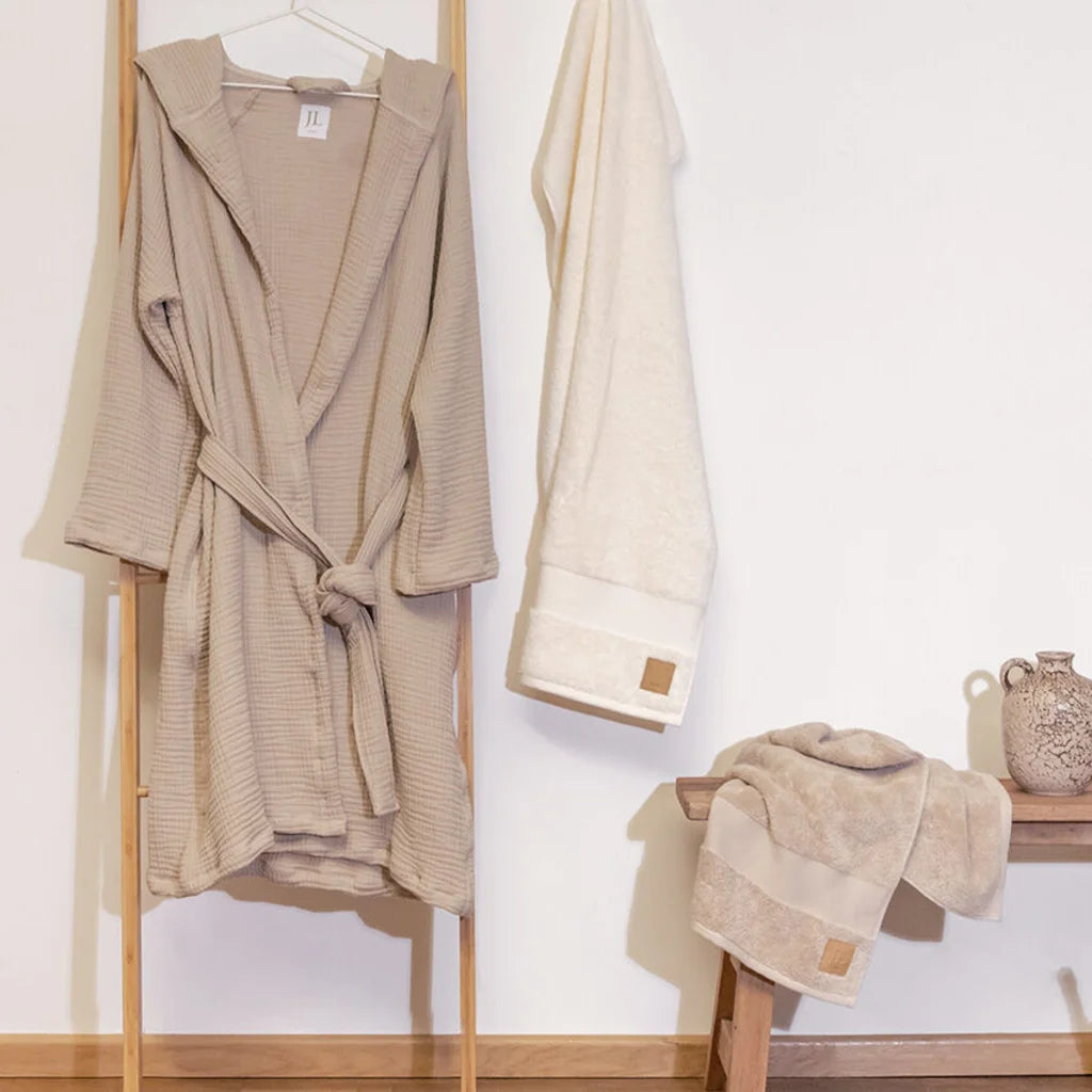 Musselin Morgenmantel in Sand Beige von Jean&Len Größe XS+S